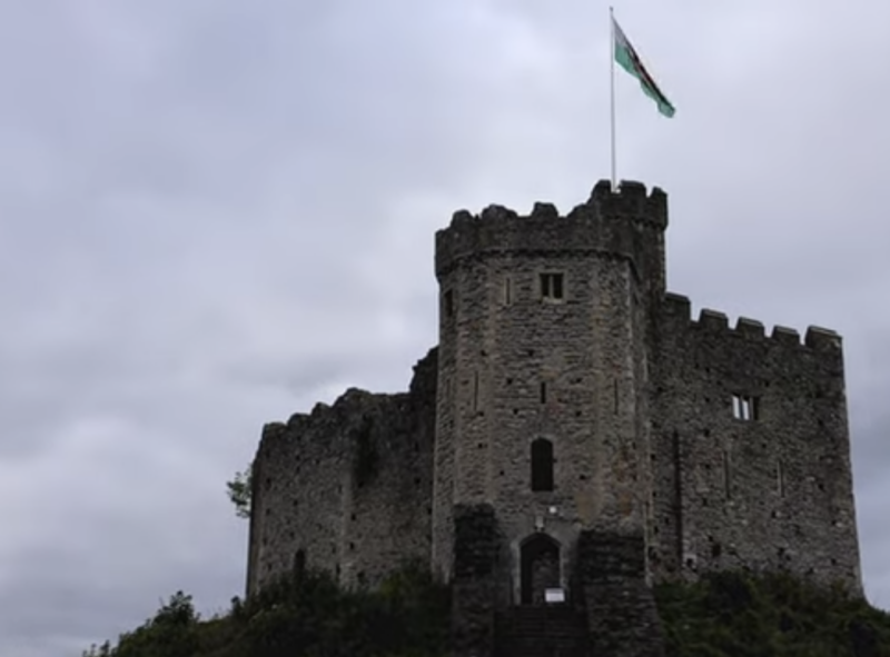 Read more about the article Headless Lady of Cardiff Castle?